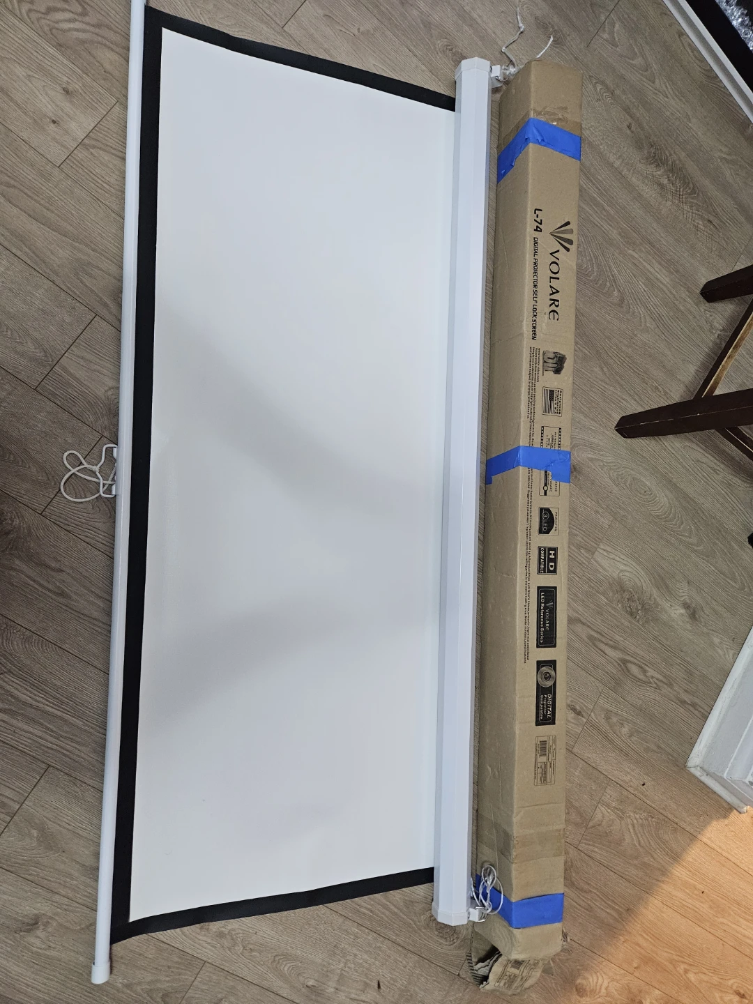 Volare L-74 Digital Projector Screen - photo 2