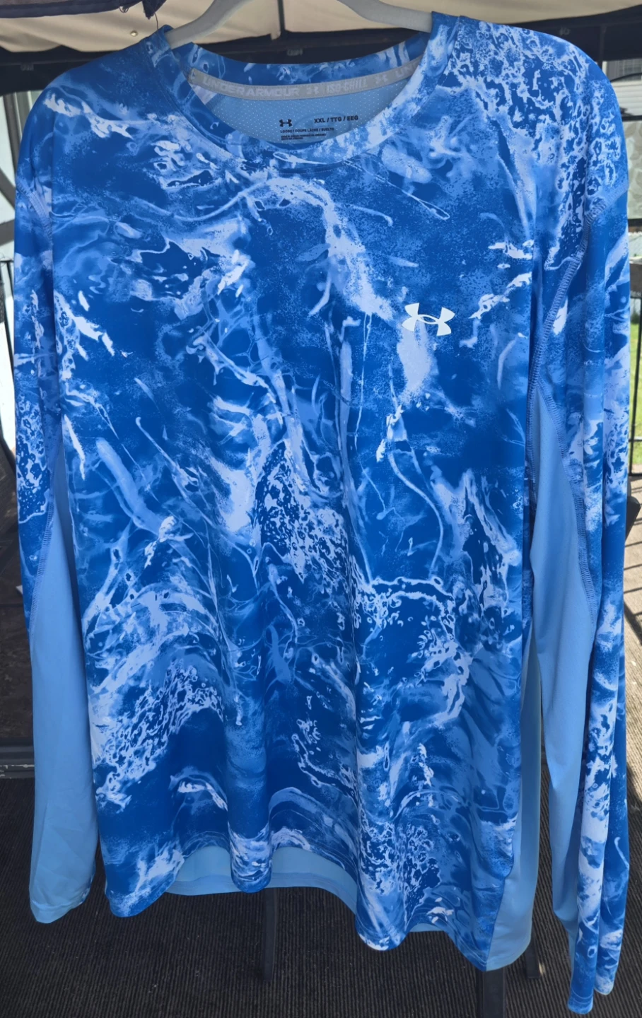 Men's XXL Under Armour Long-Sleeve lightweight Loose fit shirt.
