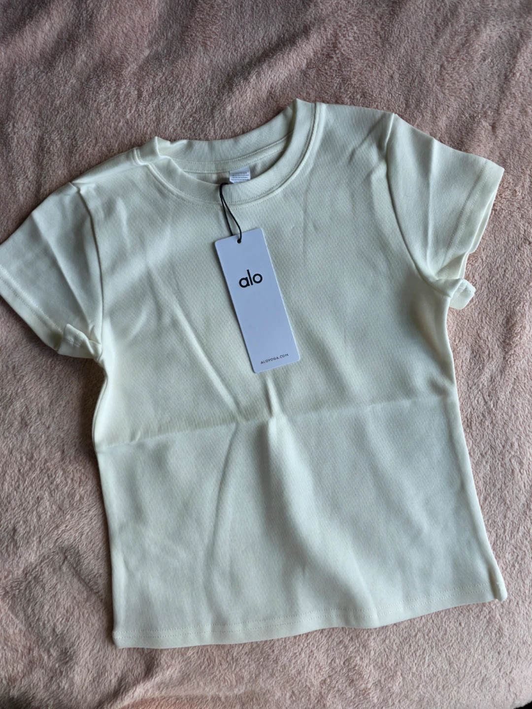 Alo t-shirt