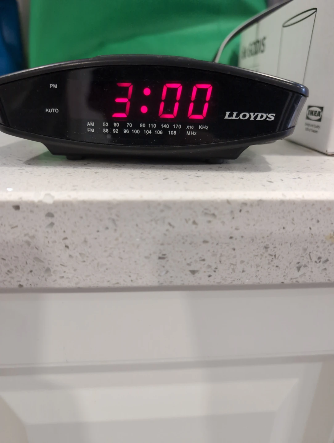 Lloyd's AM/FM Clock Radio with Snooze - photo 2