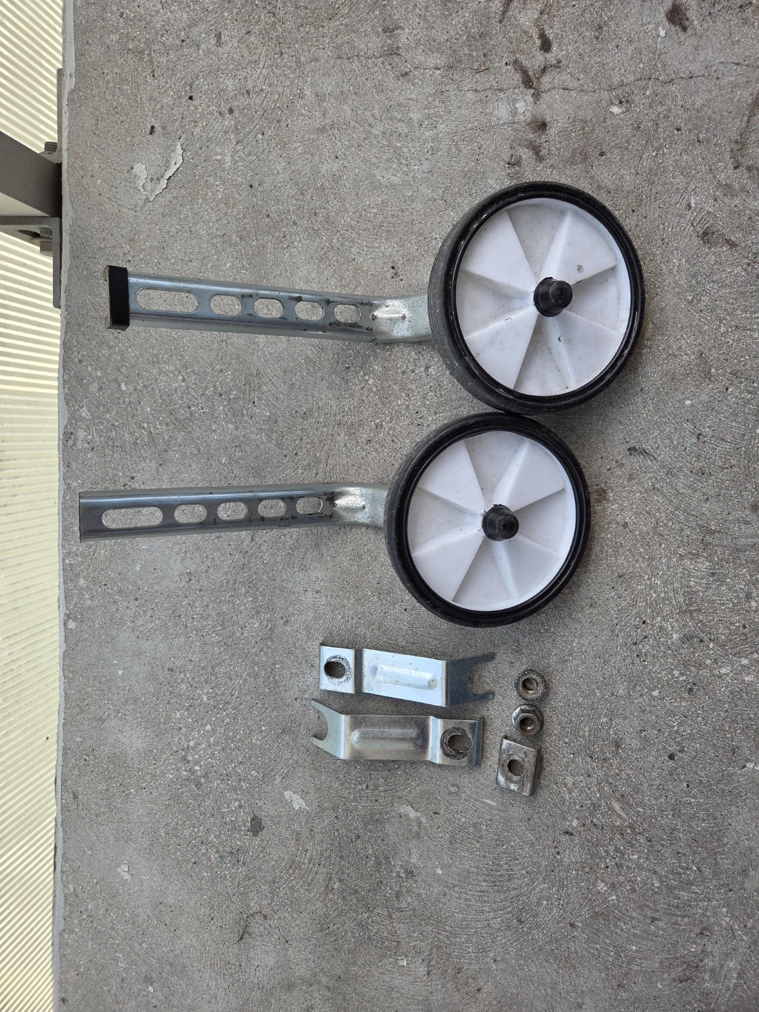 Kids Bike Training Wheels with Hardware