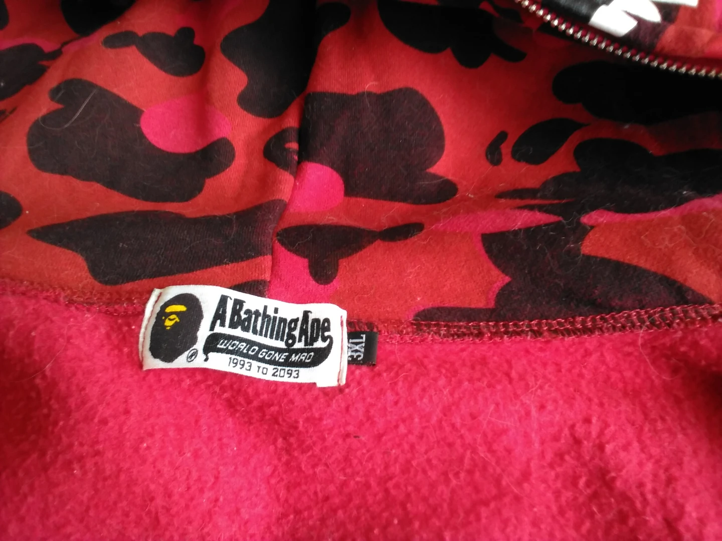 Red bape hoodie 3XL fits like an XL or XXL - photo 5