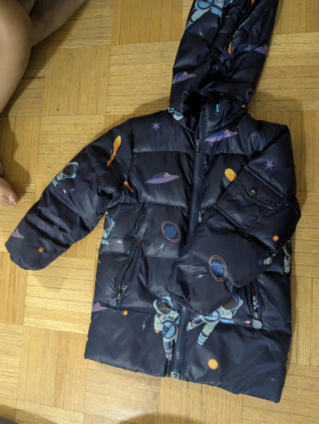 Moving Sale - Kids' Puffer Jacket - Space Print - photo 3