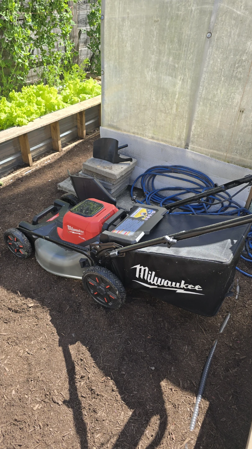 Milwaukee M18 FUEL Self-Propelled Lawn Mower