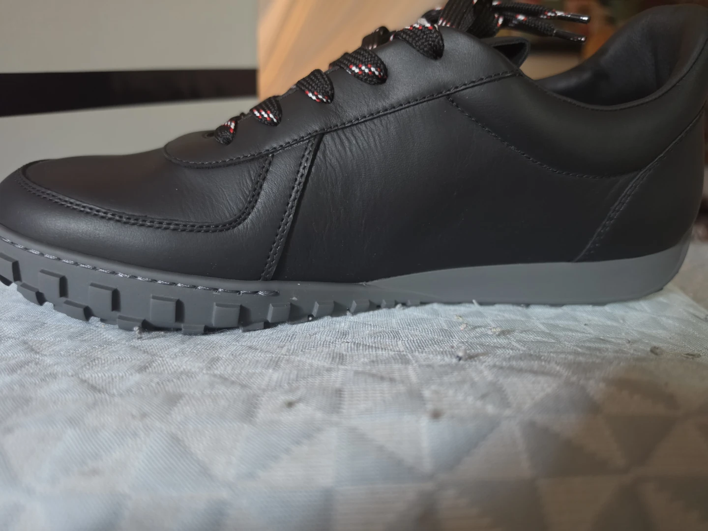 Men' Givenchy Calf Leather Sneakers - EU Size 41 - photo 2