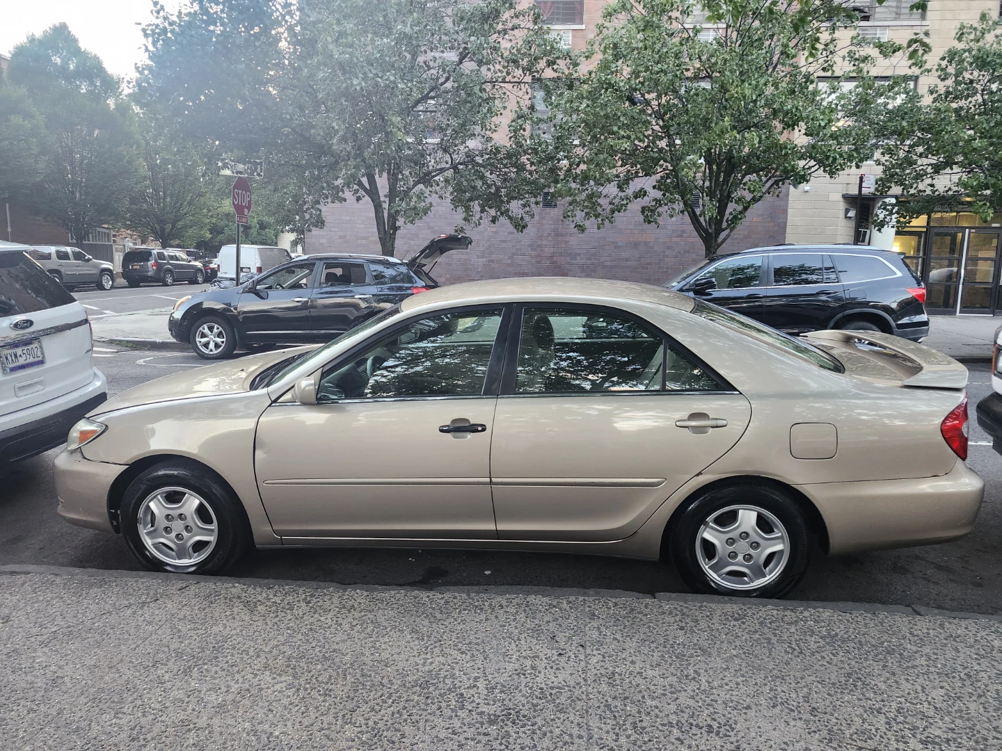 2002 Toyota Camry Sedan LE - photo 4
