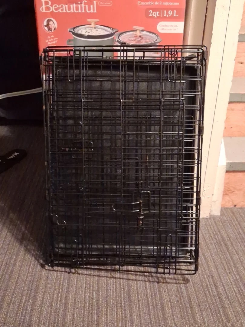 Black Metal Dog Crate