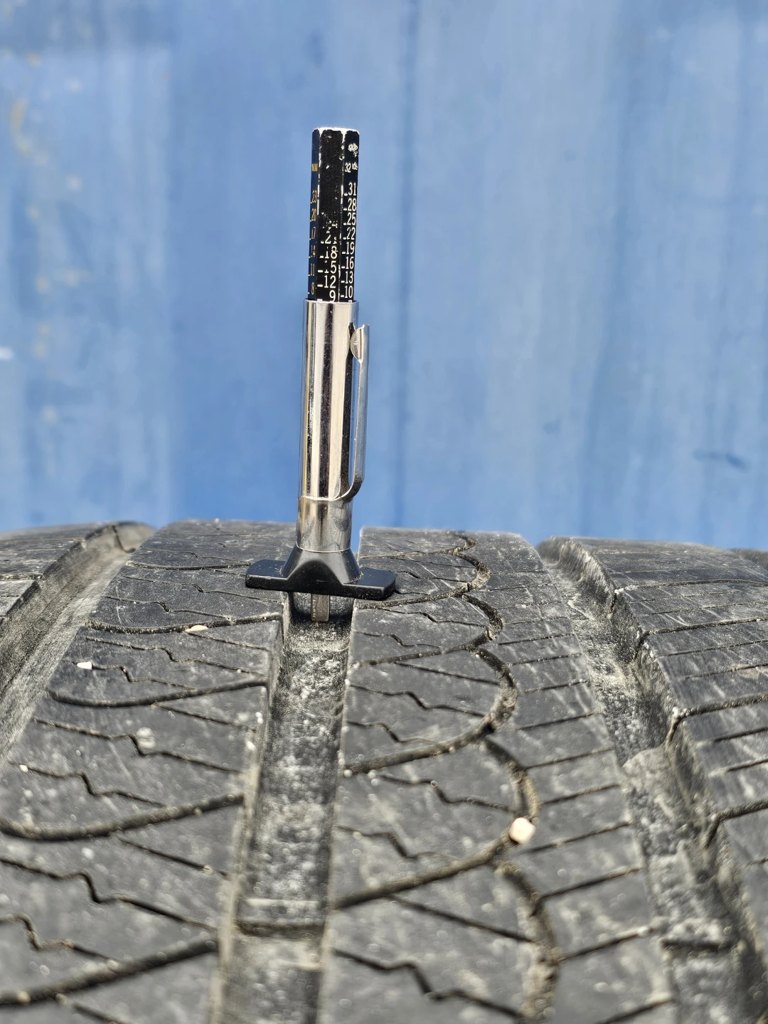 285/45 R22 PIRELLI ALL SEASON TIRES - photo 5