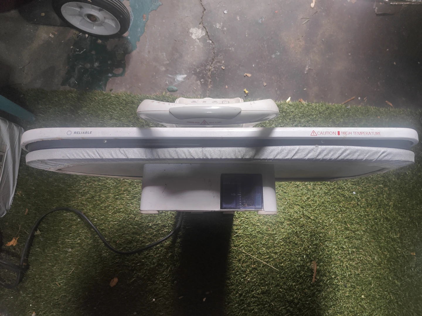 Reliable Empressa Steam Ironing Press - photo 3