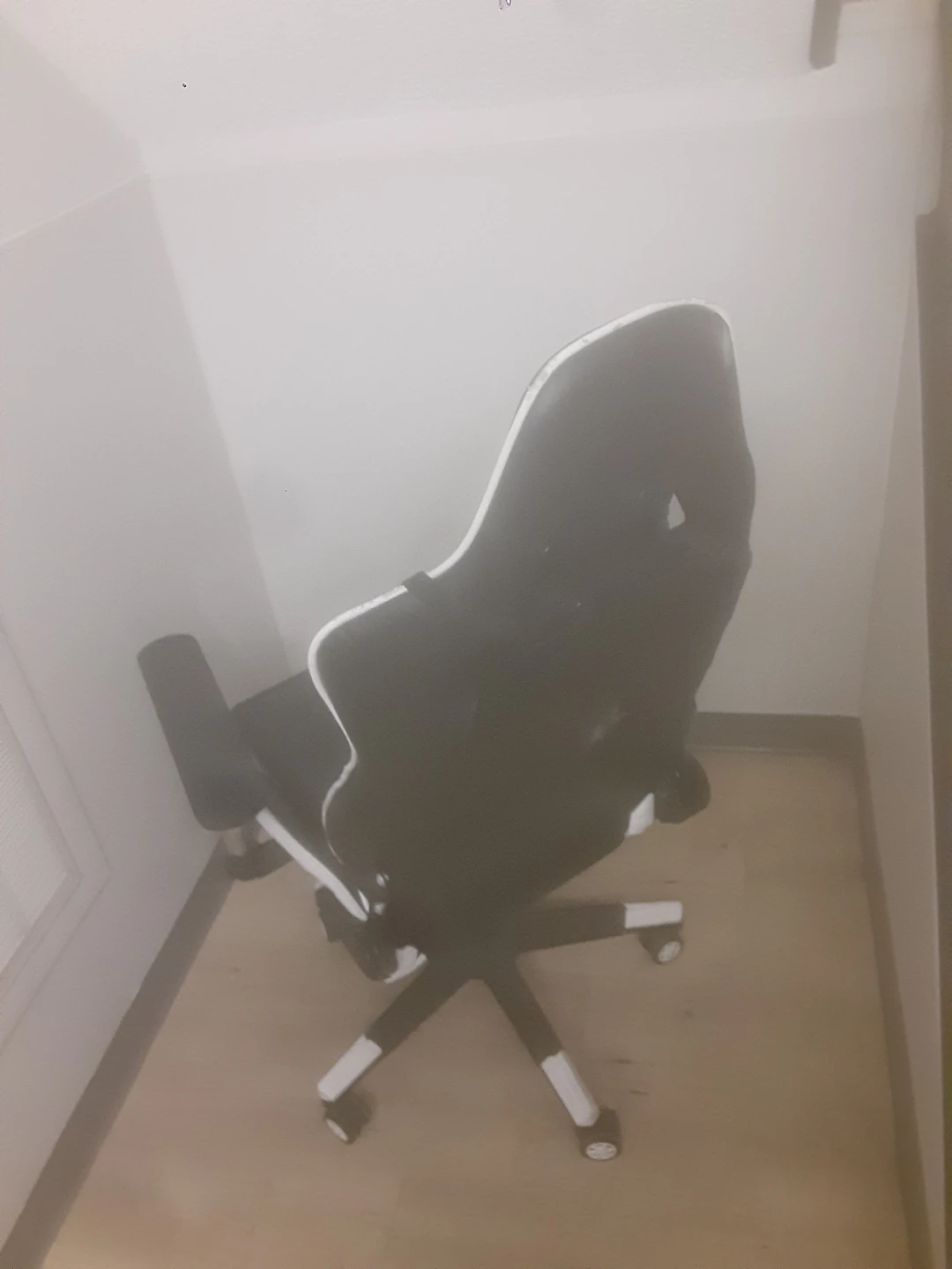 KC REAM Gaming Chair - Black and White - photo 3