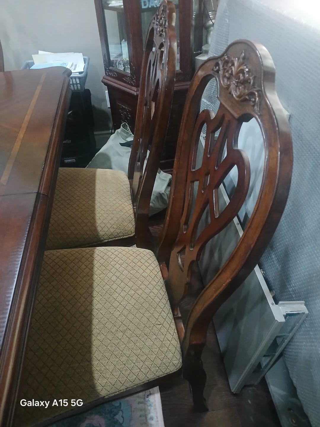 Table and chairs - photo 3