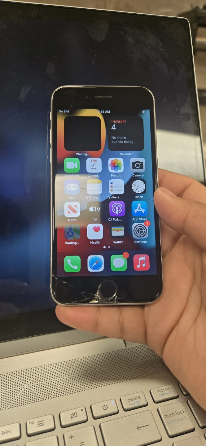 Best offer takes Apple iPhone 6s - 32GB - Silver - photo 2