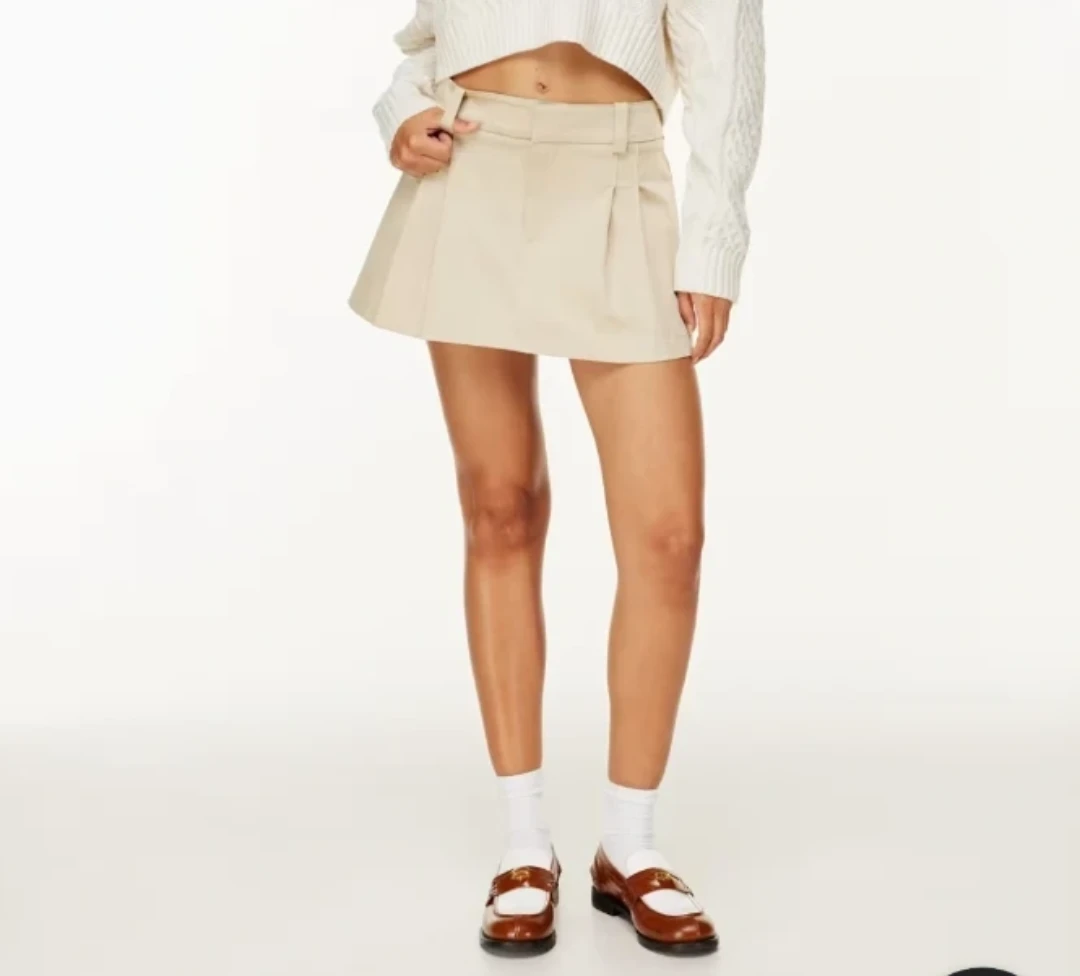 Aritzia Sunday Best Pleated Skirt Size 2