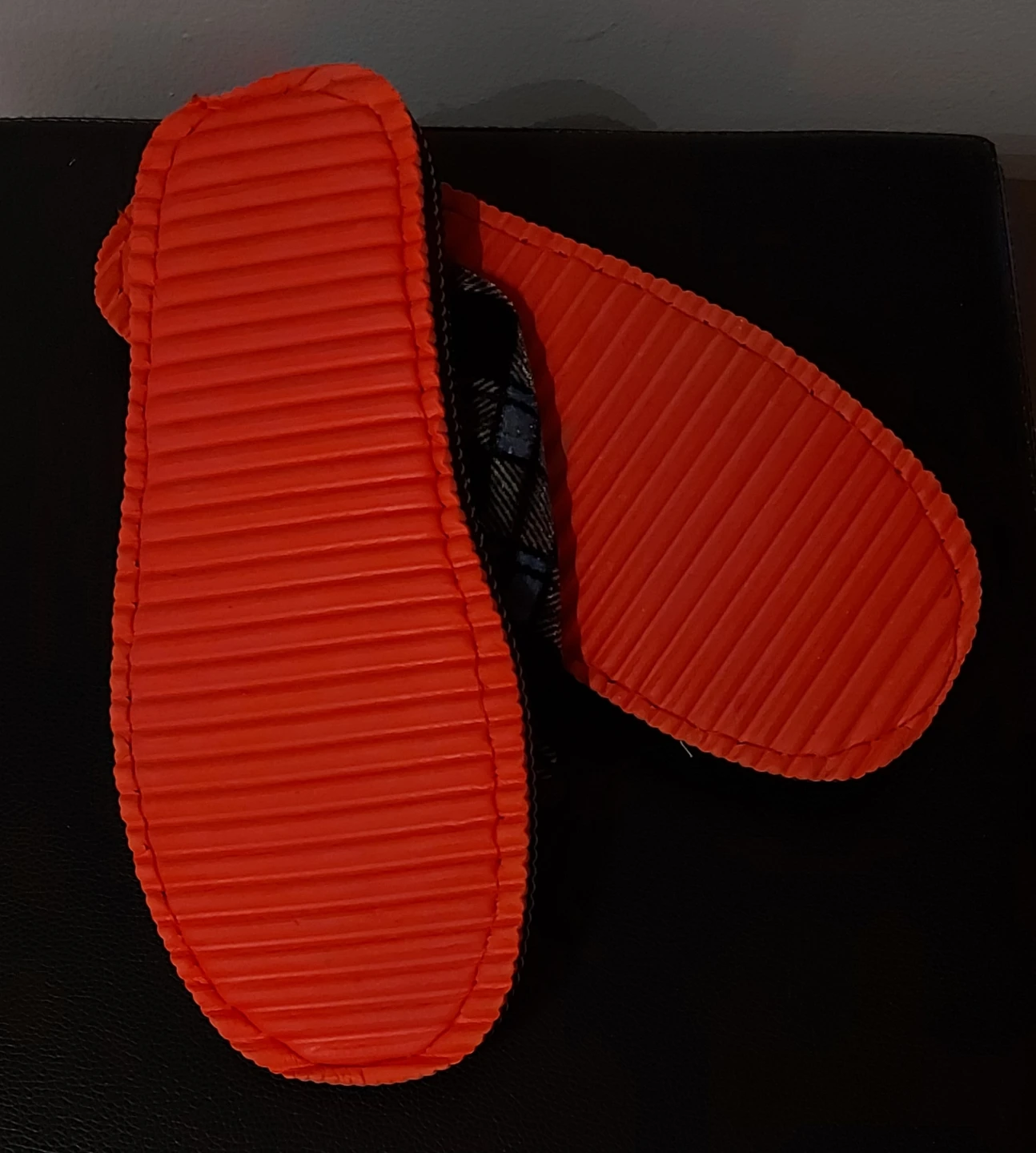 NWOT 🆕 Men's Plaid Slippers size 42/43 - photo 3