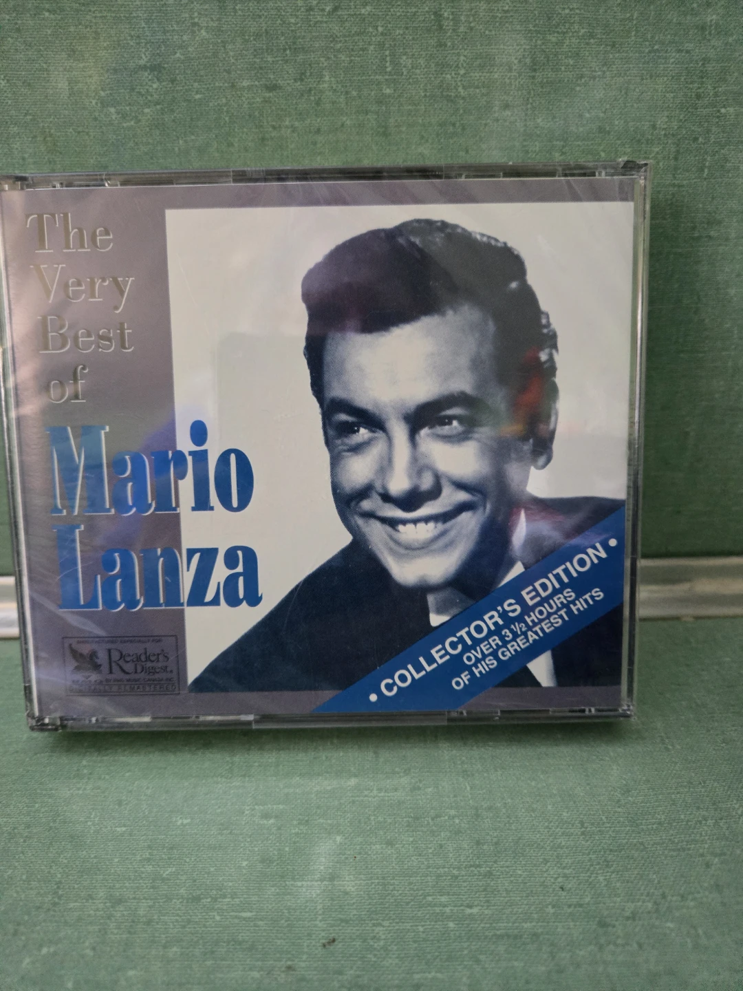 The Very Best of Mario Lanza cds