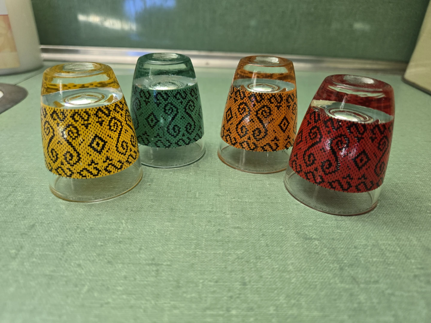 Four (4) Vintage Shot Glasses - photo 3