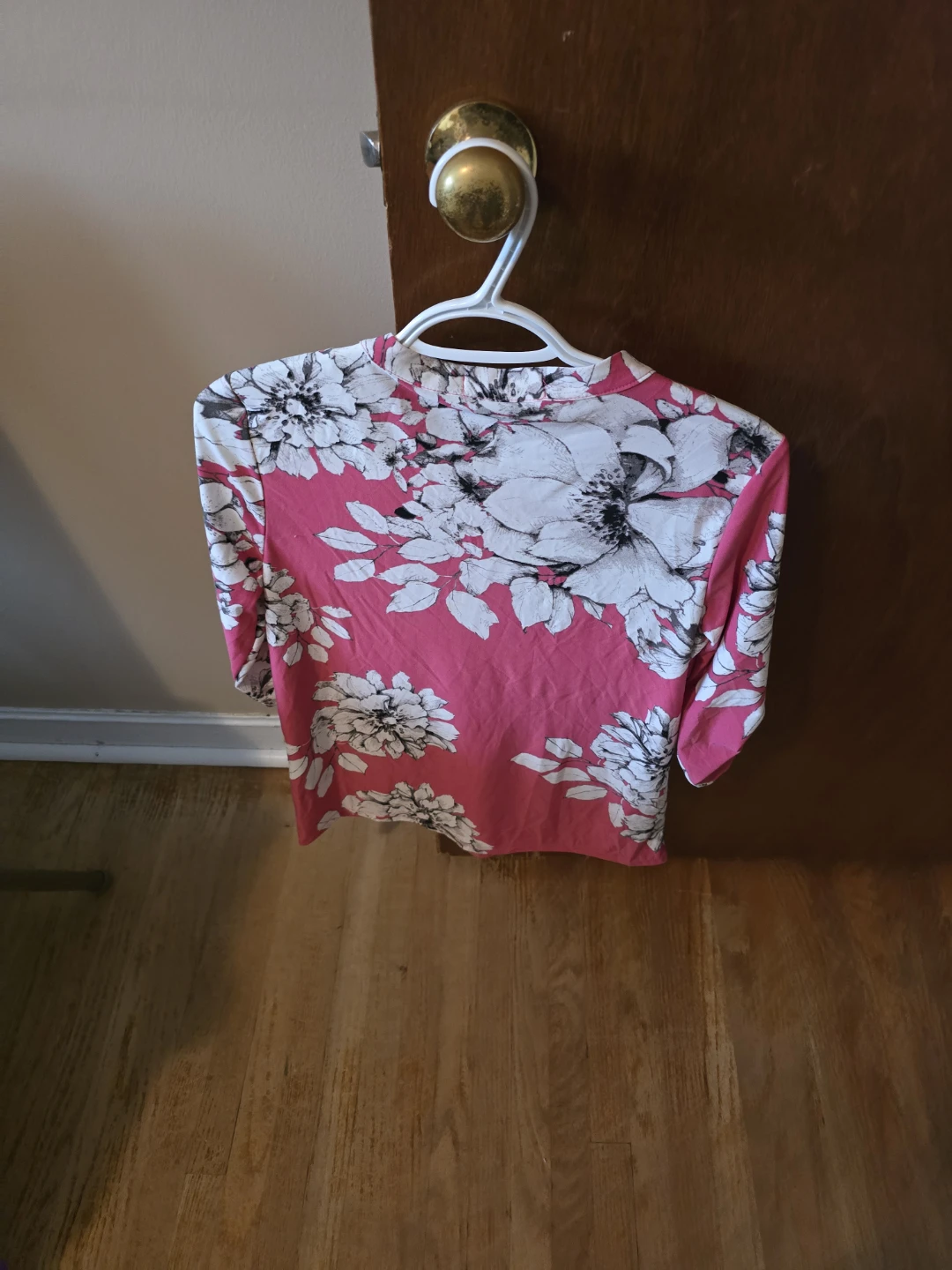 Women Shirt Medium Pink and White - photo 3