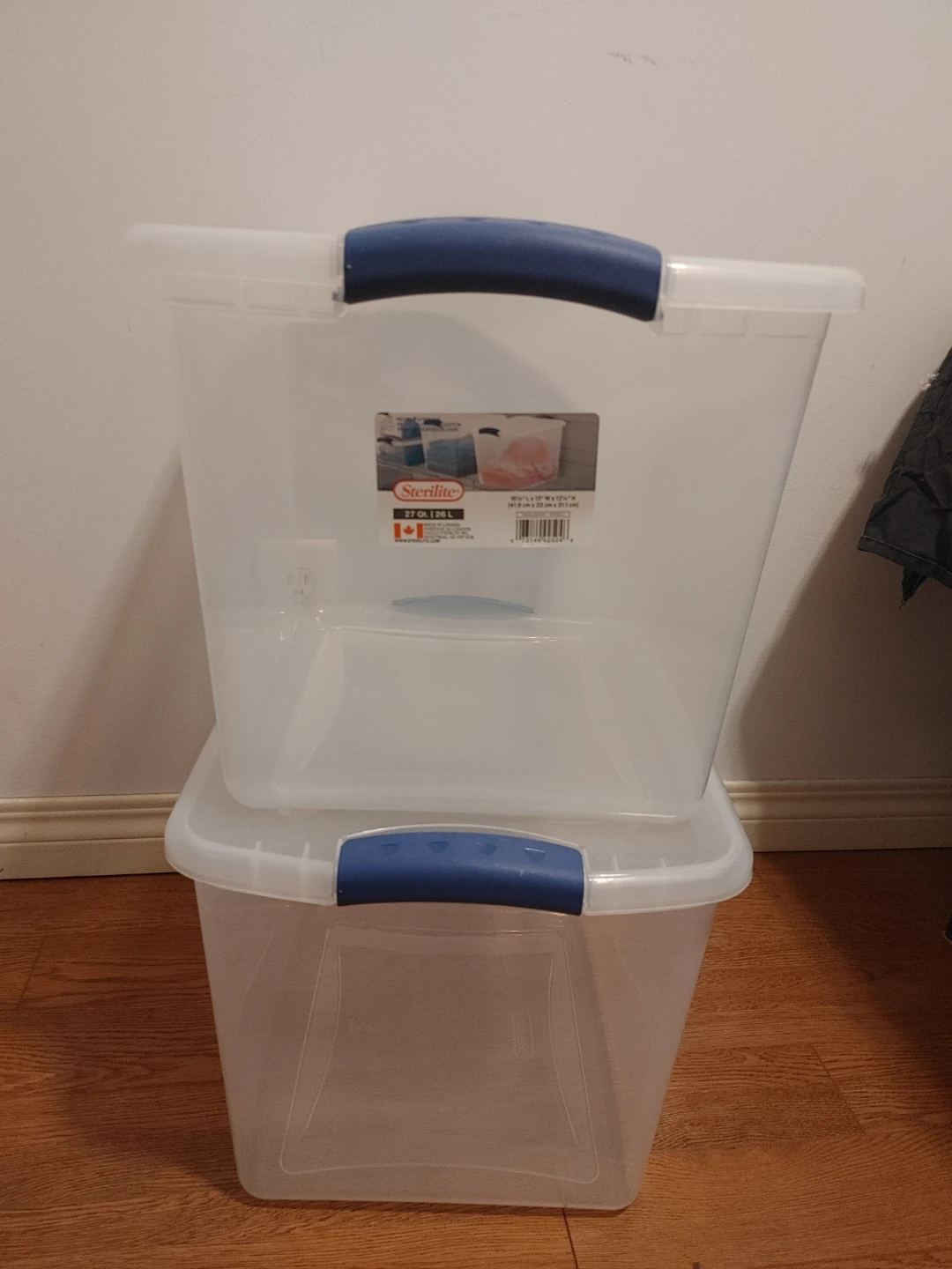 Plastic containers - photo 2
