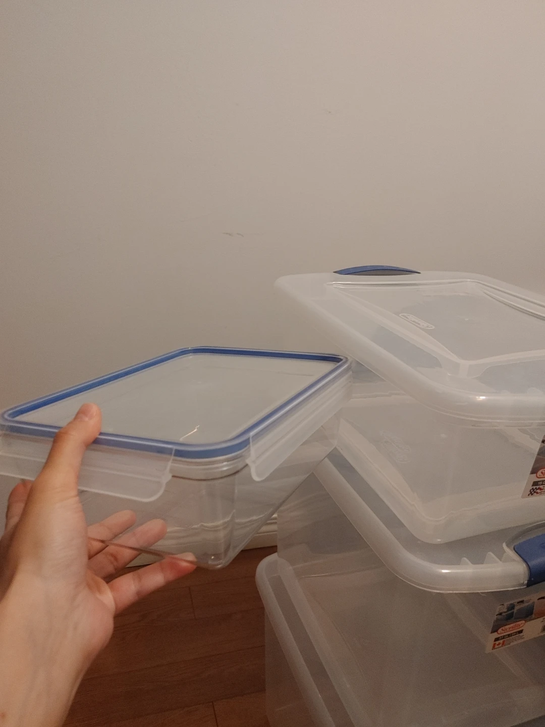 Plastic containers - photo 5
