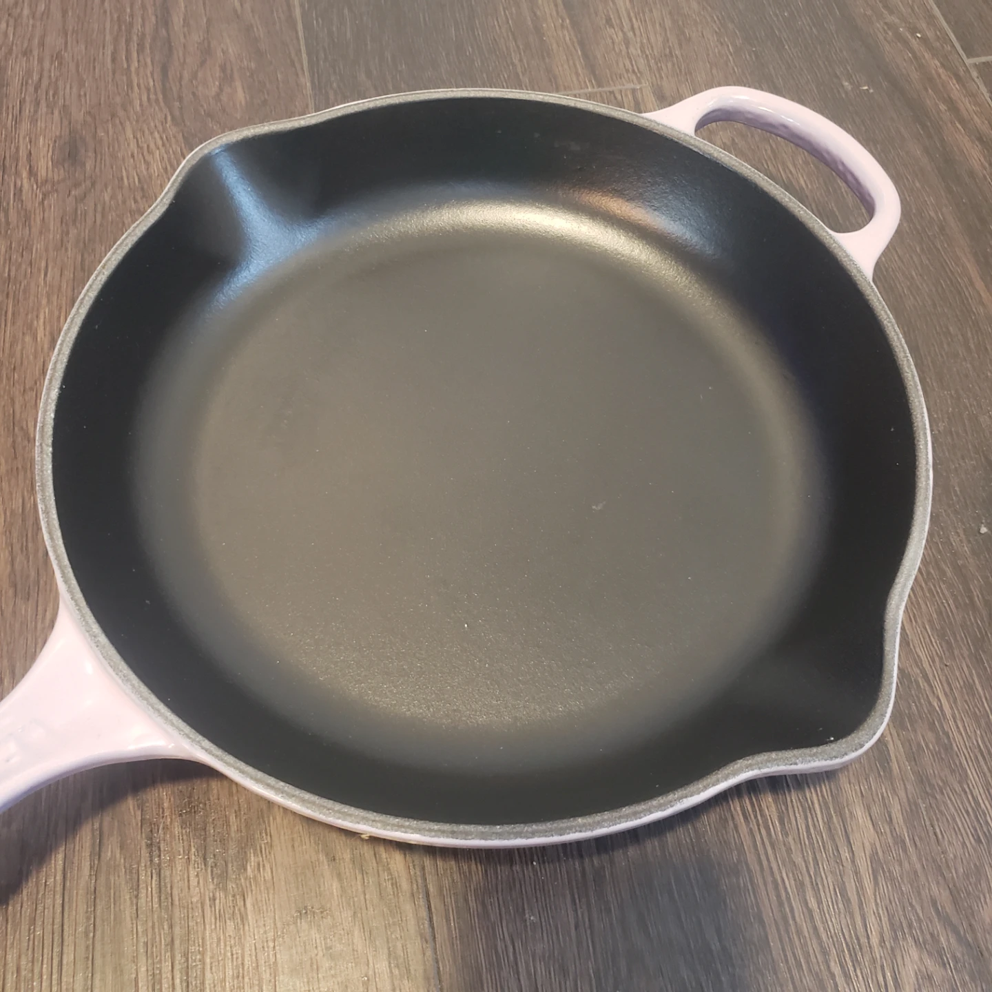 Le Creuset Cast Iron Skillet 10 1/4 inch - photo 3