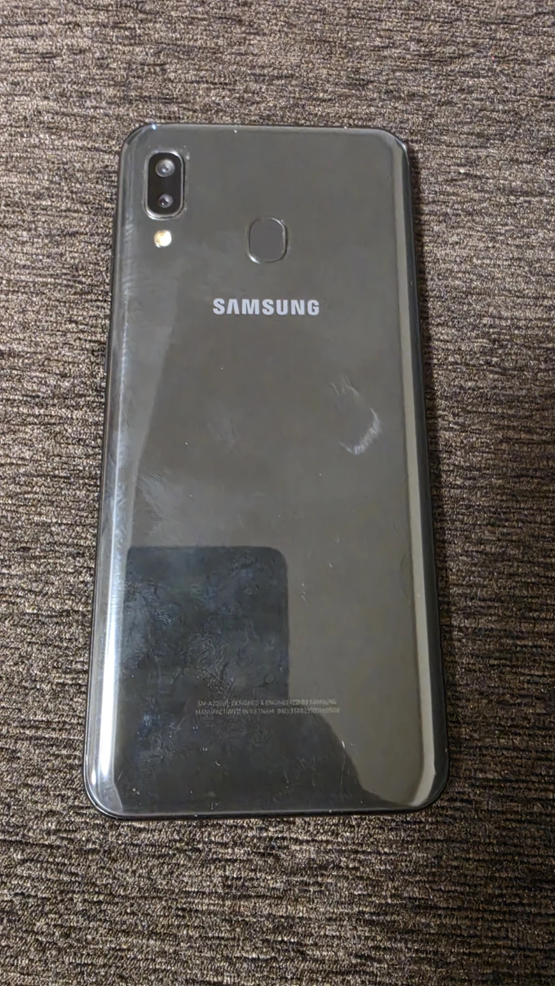 Samsung Galaxy A20 smartphone - photo 2