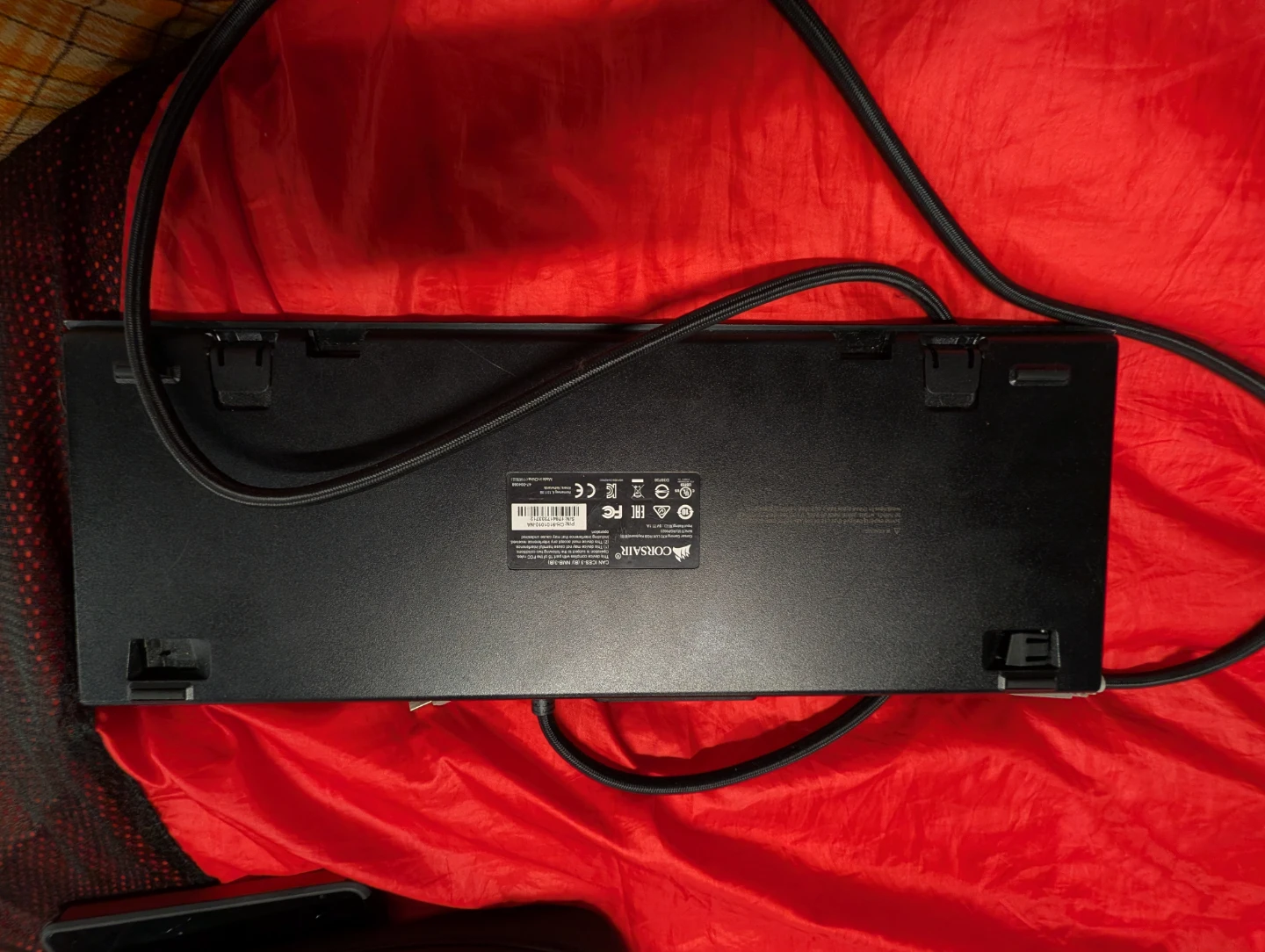 Corsair K70 LUX RGB Keyboard - photo 2