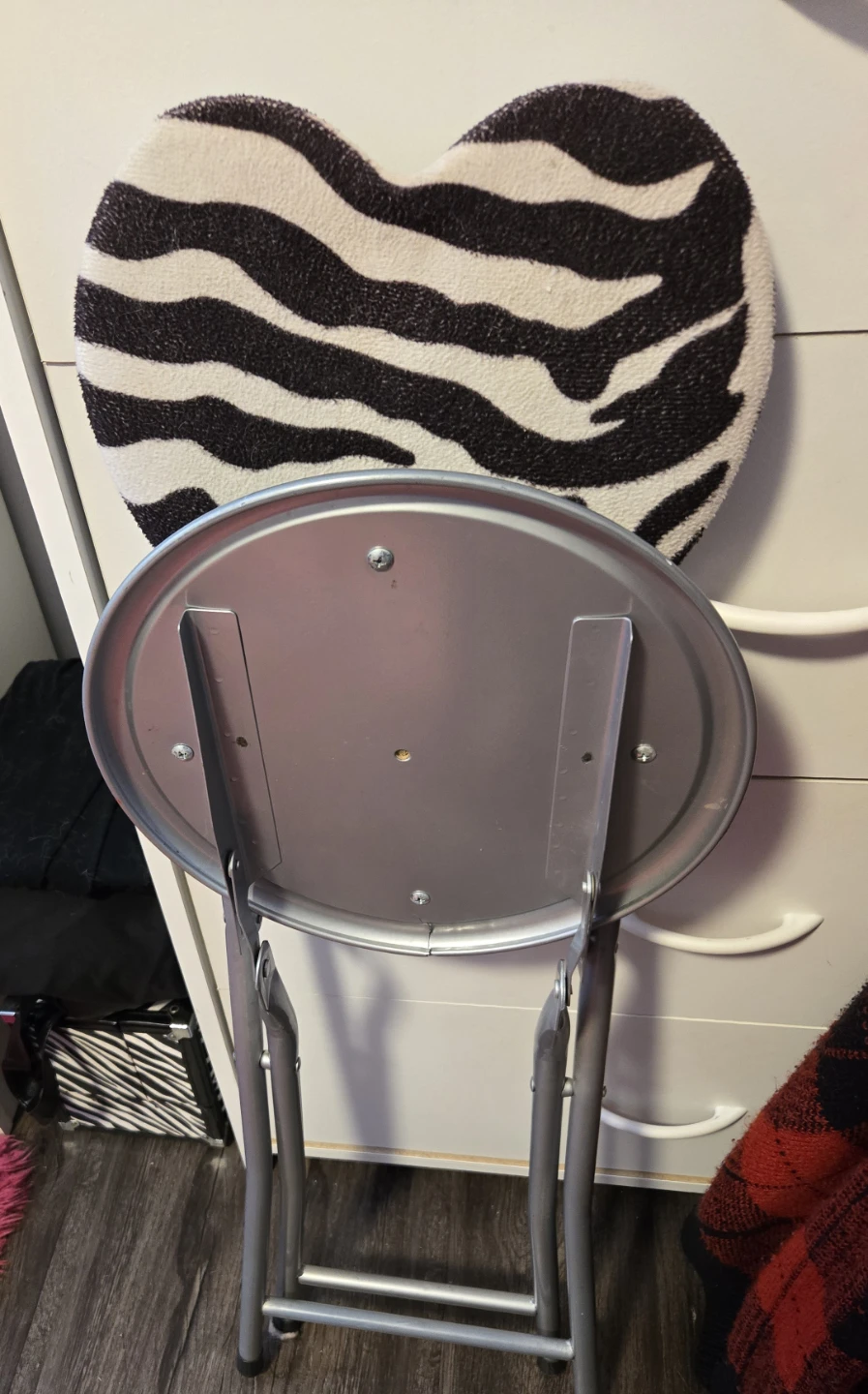 Zebra Print Heart Back Folding Chair - photo 2