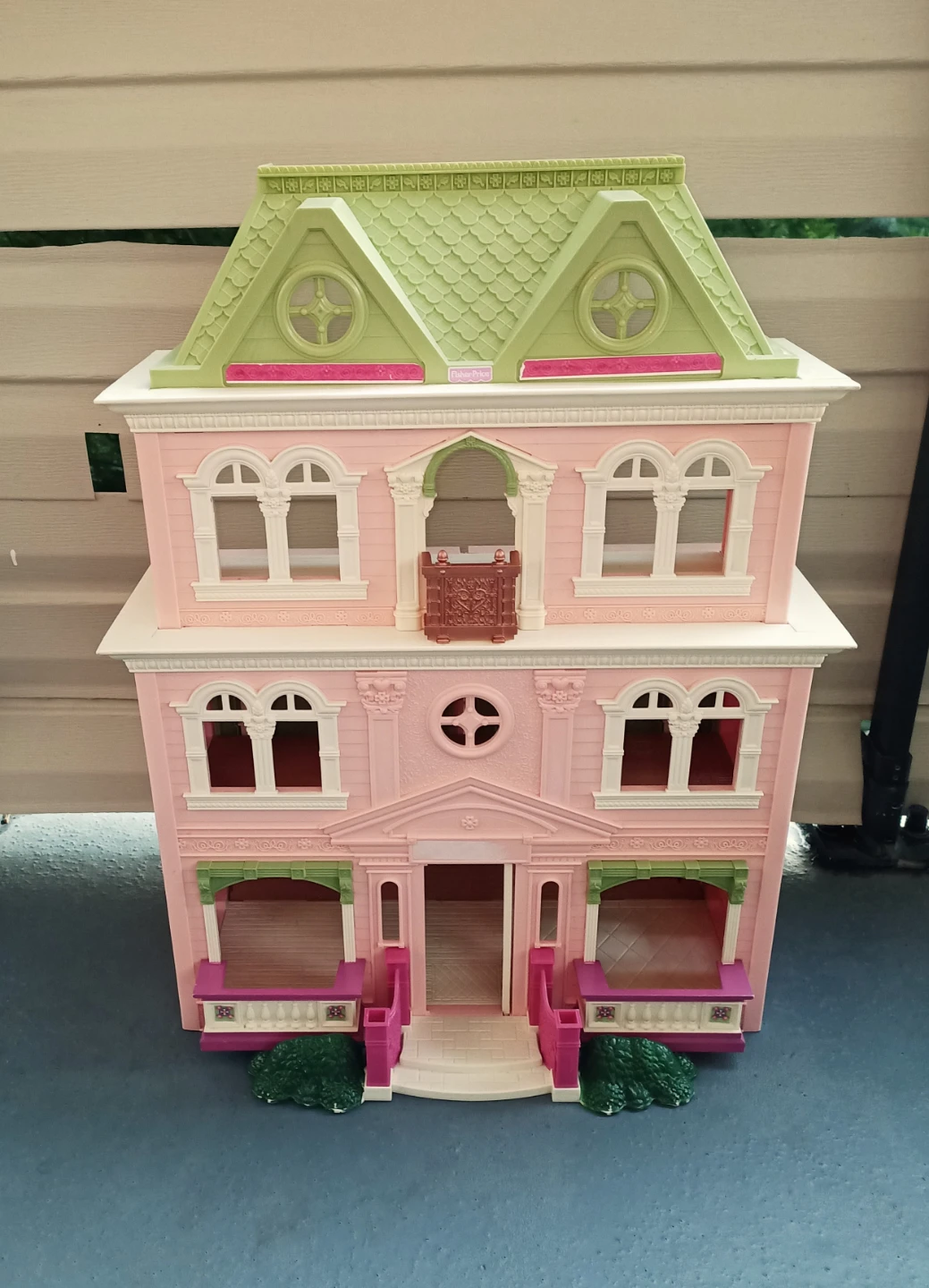 2008 Fisher Price Loving Family Victorian Dollhouse