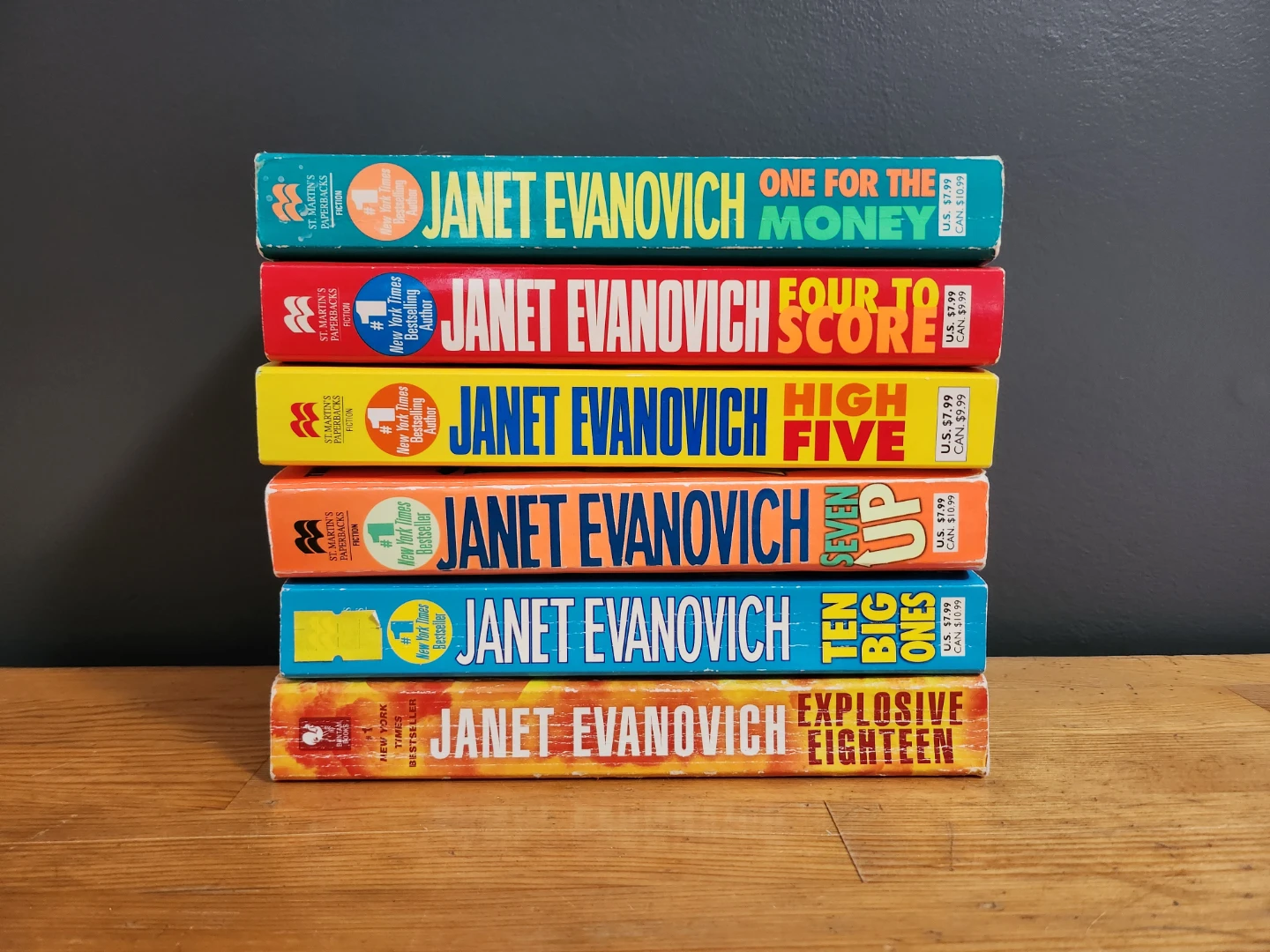 Janet Evanovich Stephanie Plum Novels Book Lot - photo 3