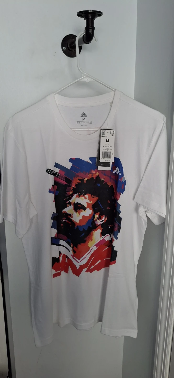 ⚽️  MO SALAH Liverpool T-Shirt size Medium