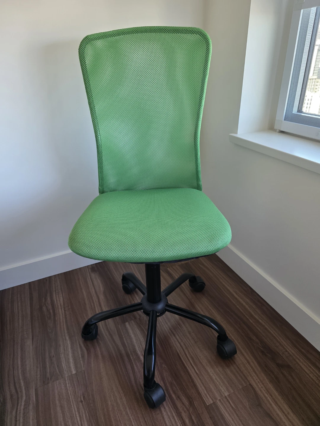 Green Mesh Office Chair