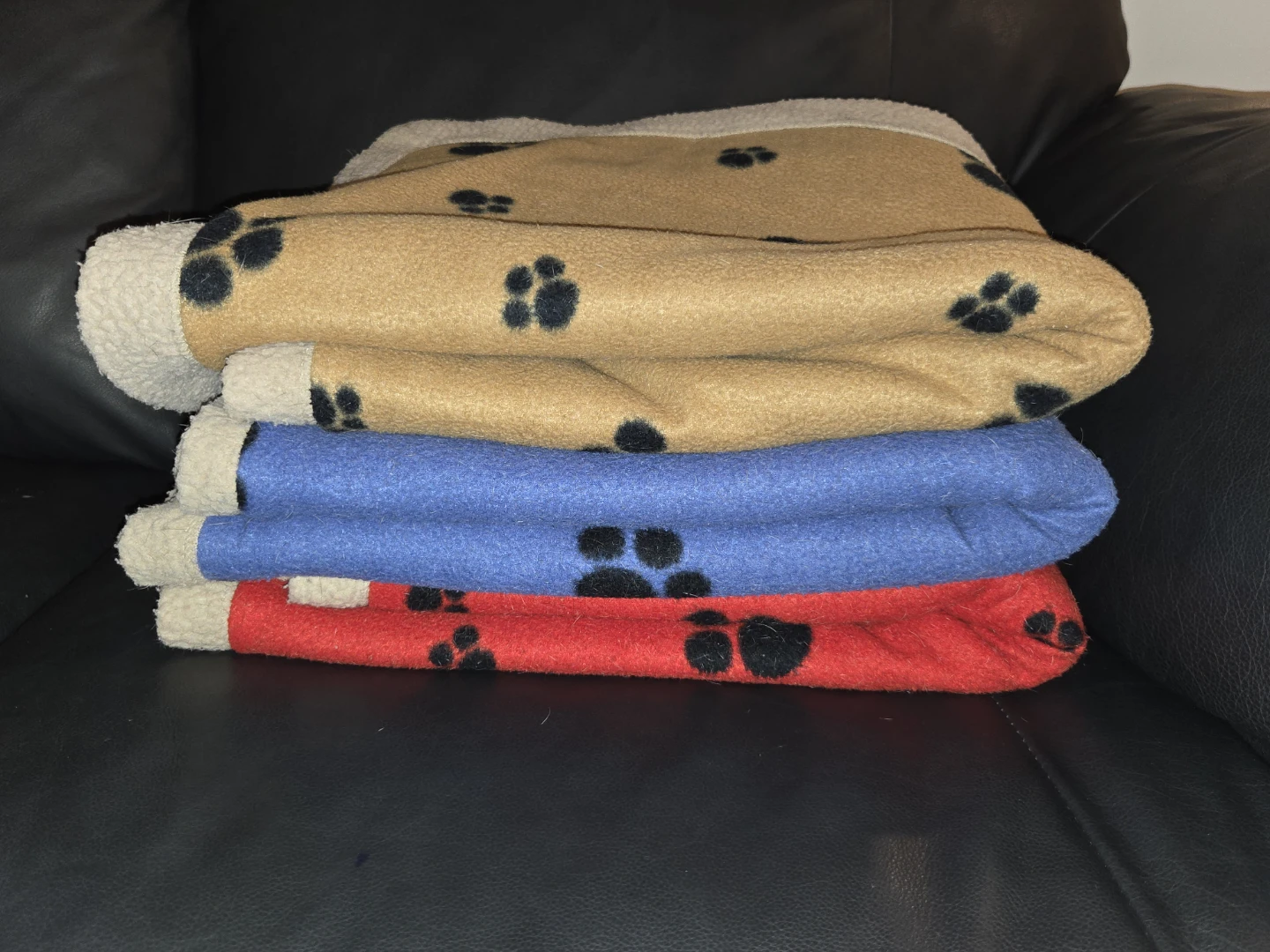 Bundle of 3 Paw Print Pet Blankets - photo 2