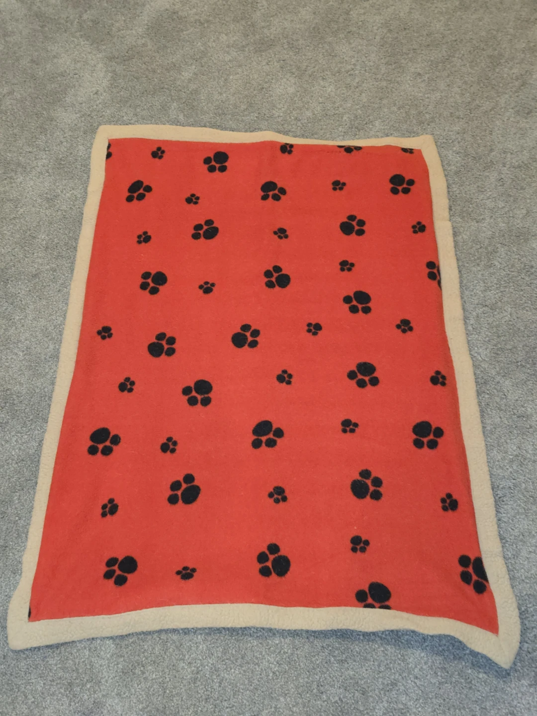 Bundle of 3 Paw Print Pet Blankets - photo 3
