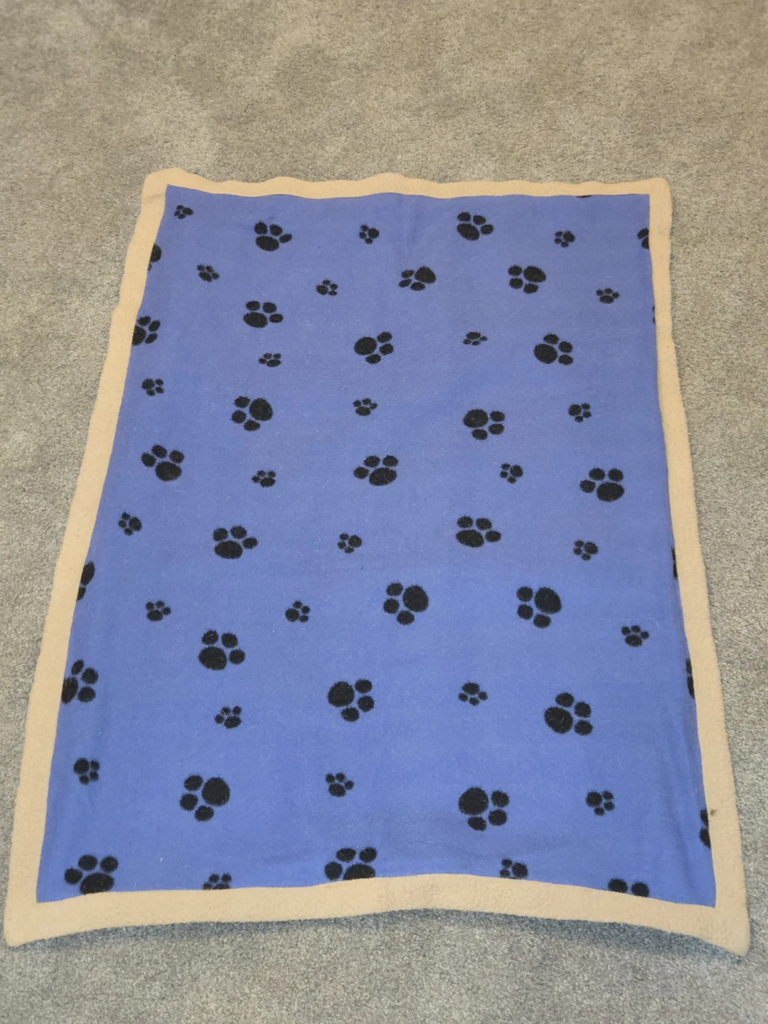 Bundle of 3 Paw Print Pet Blankets - photo 4