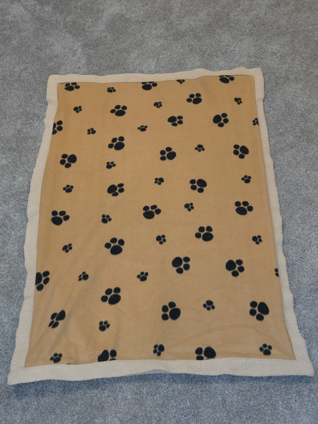 Bundle of 3 Paw Print Pet Blankets - photo 5