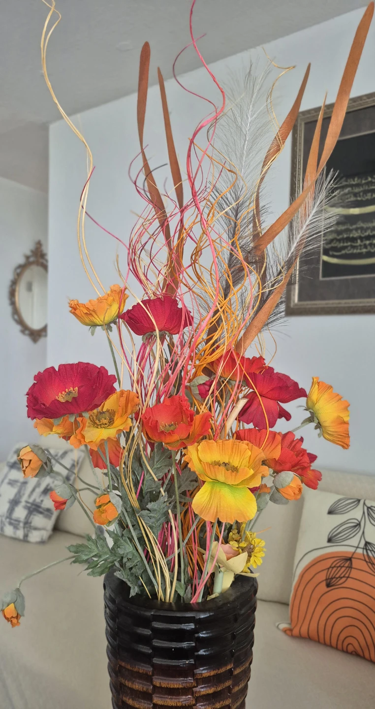 Artificial Flower Arrangement in Decorative Vase - photo 2