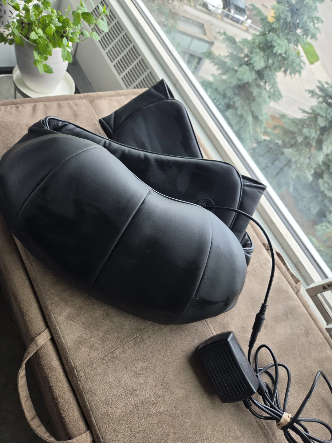 Naipo Shiatsu Neck and Shoulder Massager