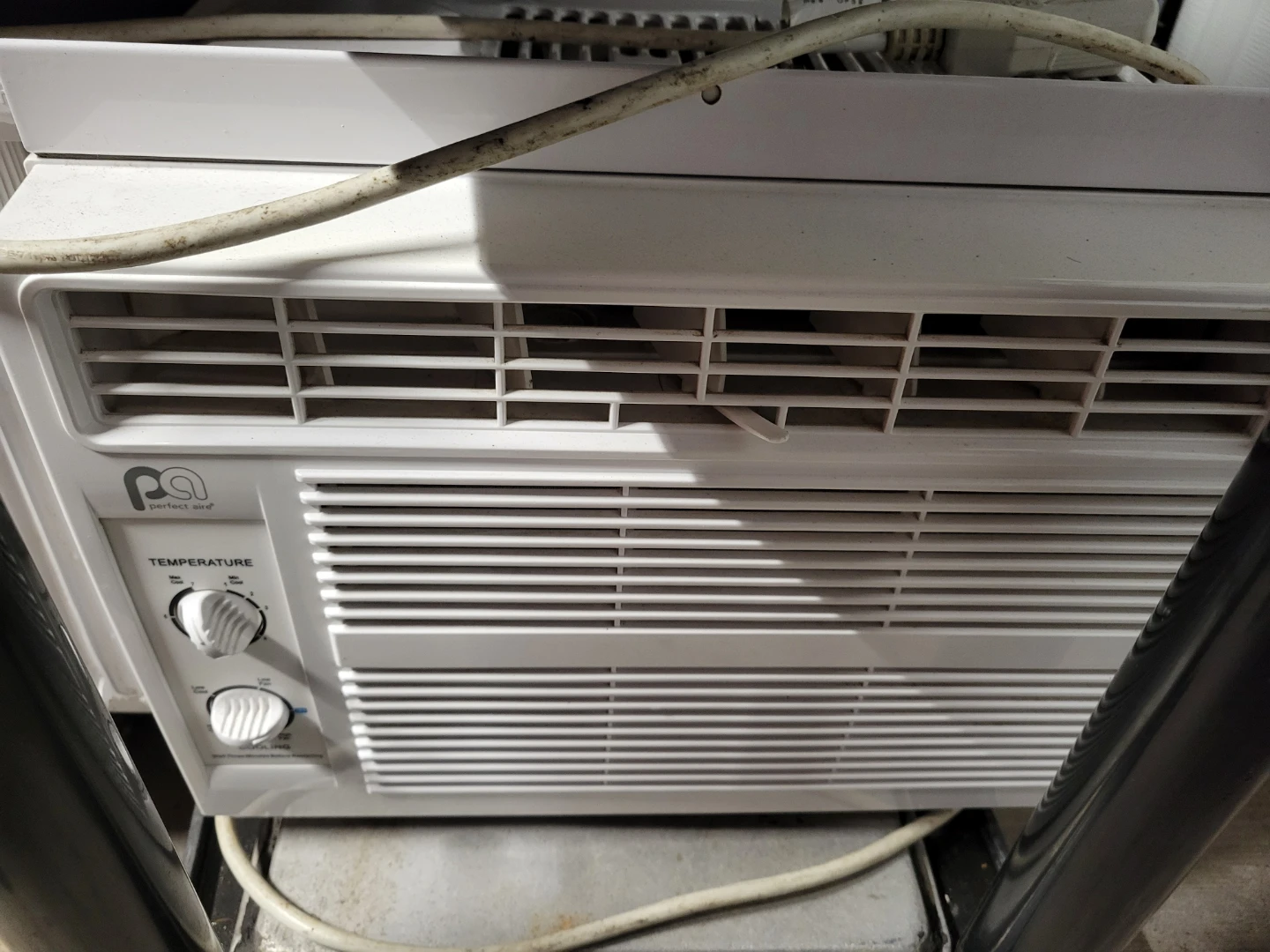 Perfect Aire Window Type Air Conditioner 5000 BTU