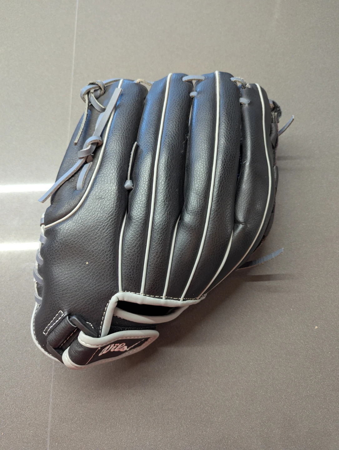 Wilson Baseball Glove (like new) - photo 2