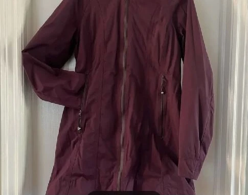 Lululemon rain Jacket -  plum