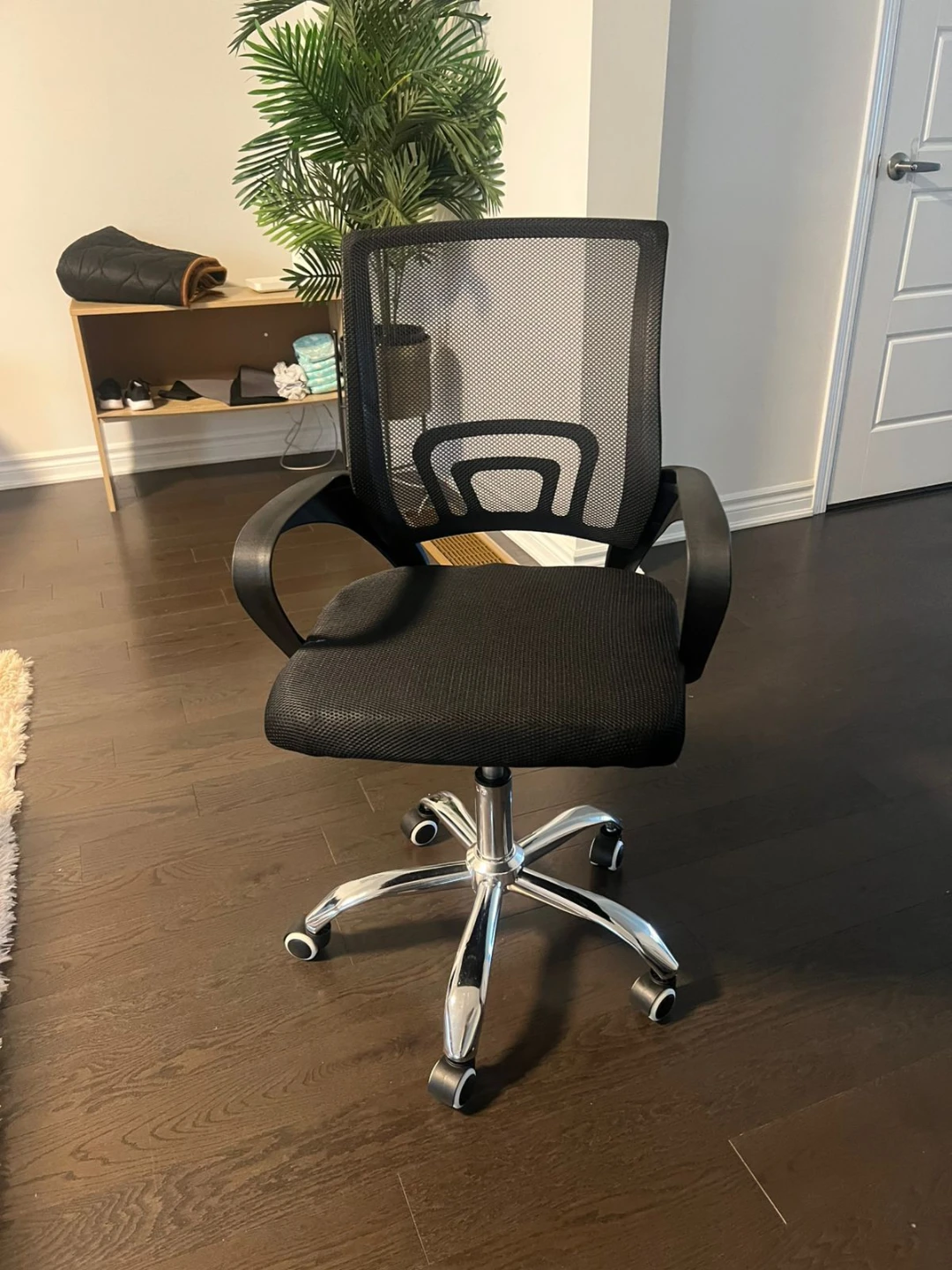 Black Mesh Office Chair with Chrome Base - photo 3