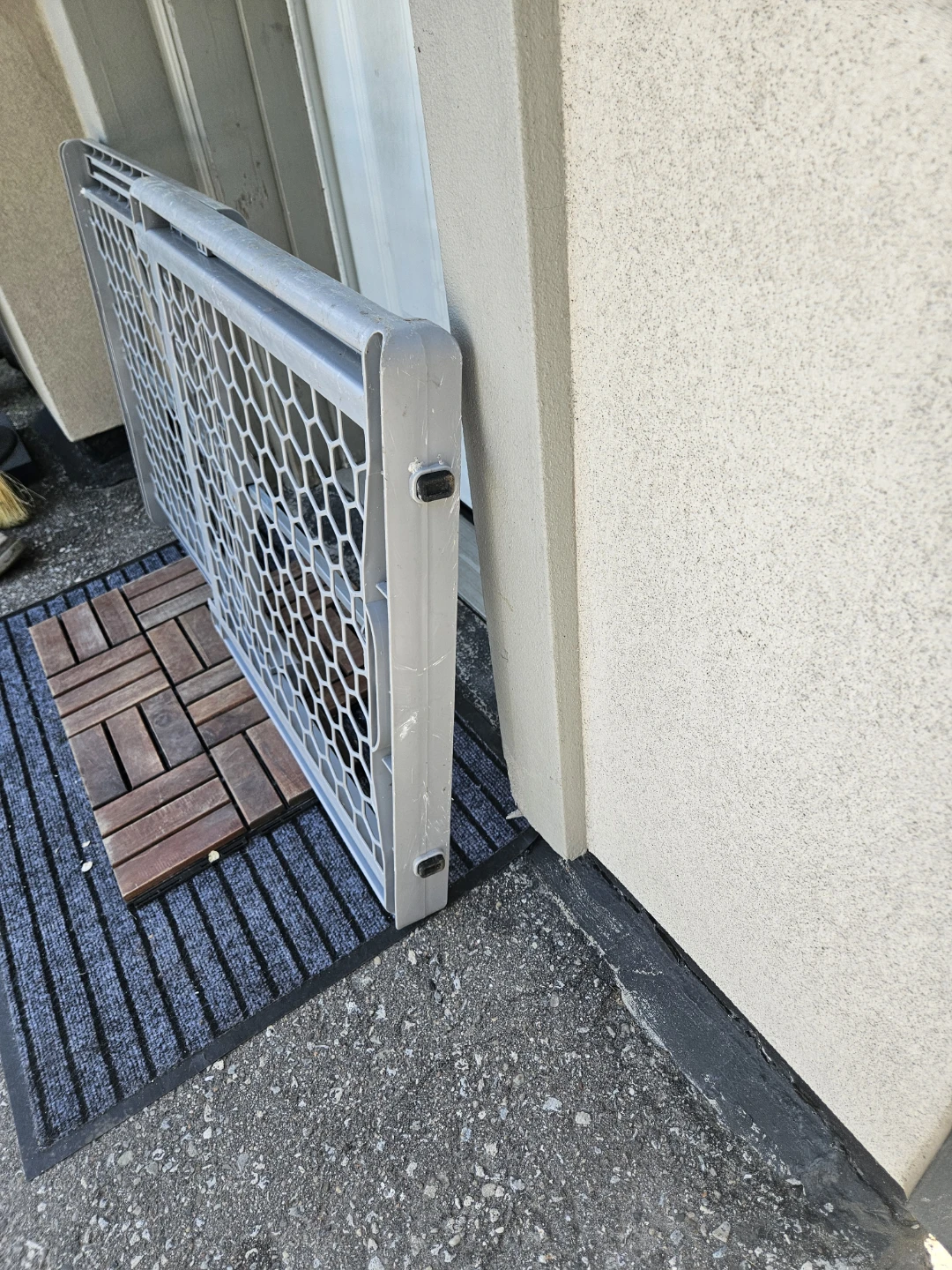 Grey Plastic Safety Gate - photo 2