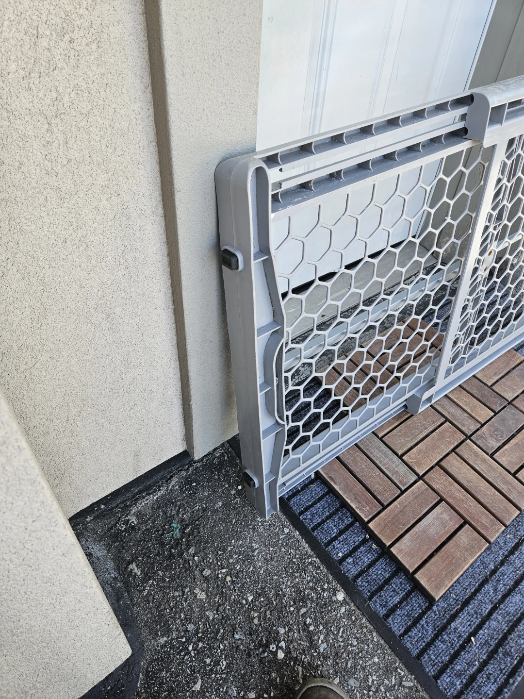 Grey Plastic Safety Gate - photo 3