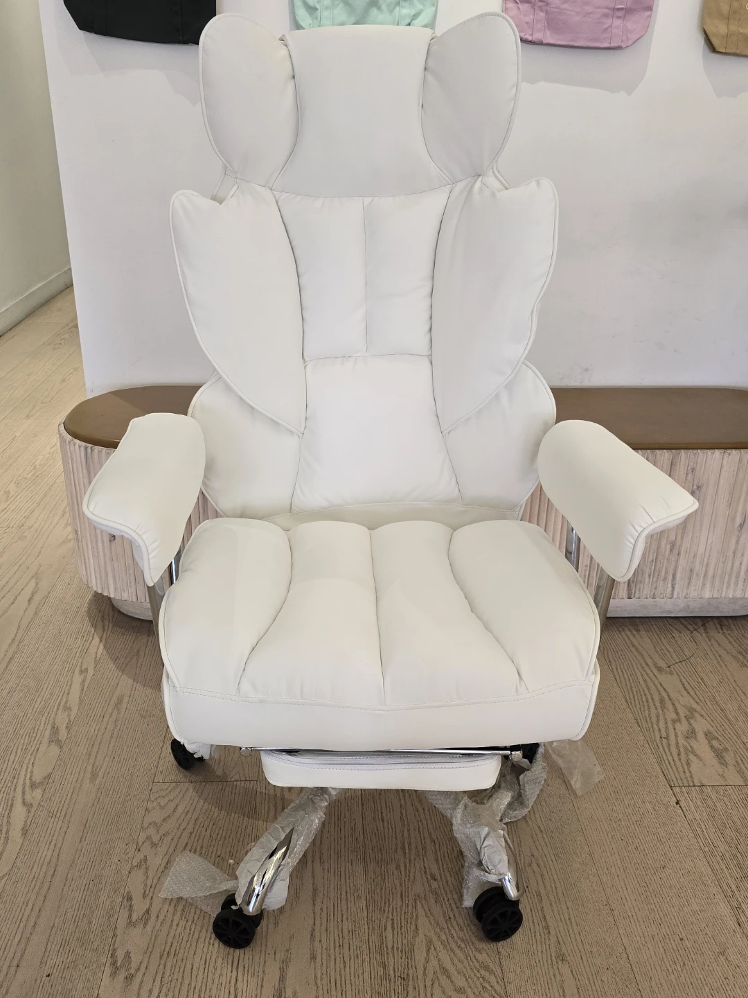 White Executive Office Chair - photo 2