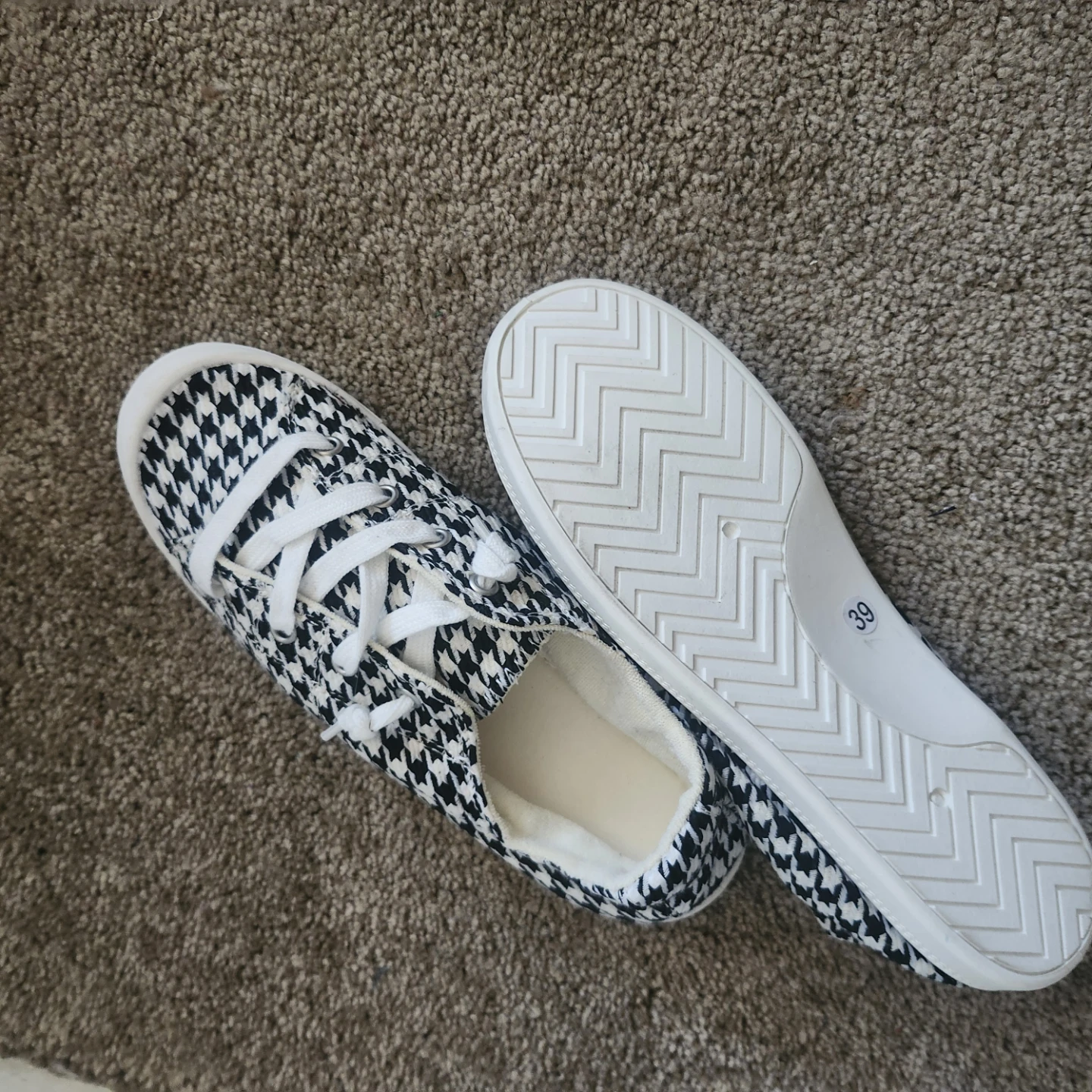 Gym shoes - photo 3
