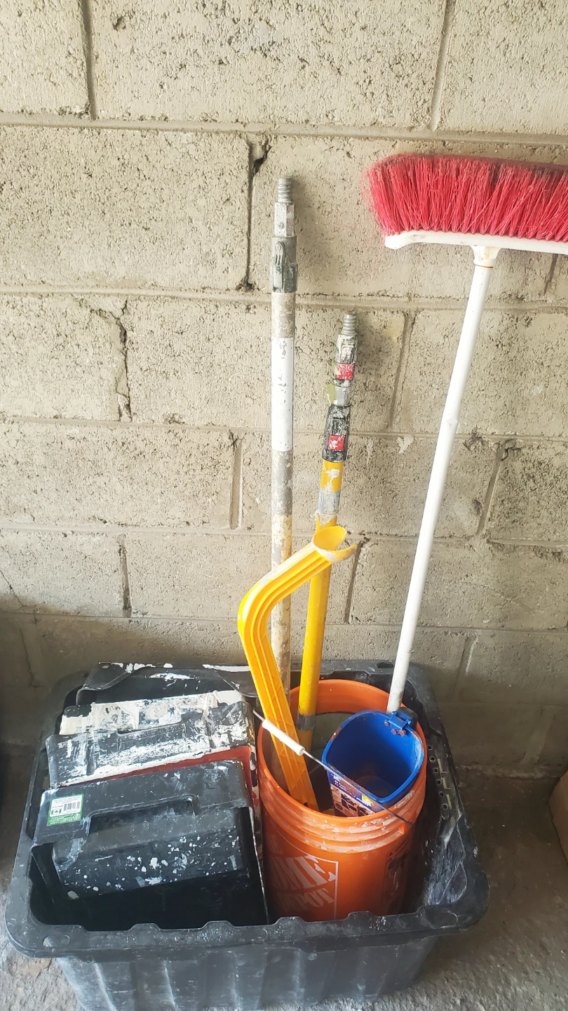 ASSORTED BIN For FREE! - Construction