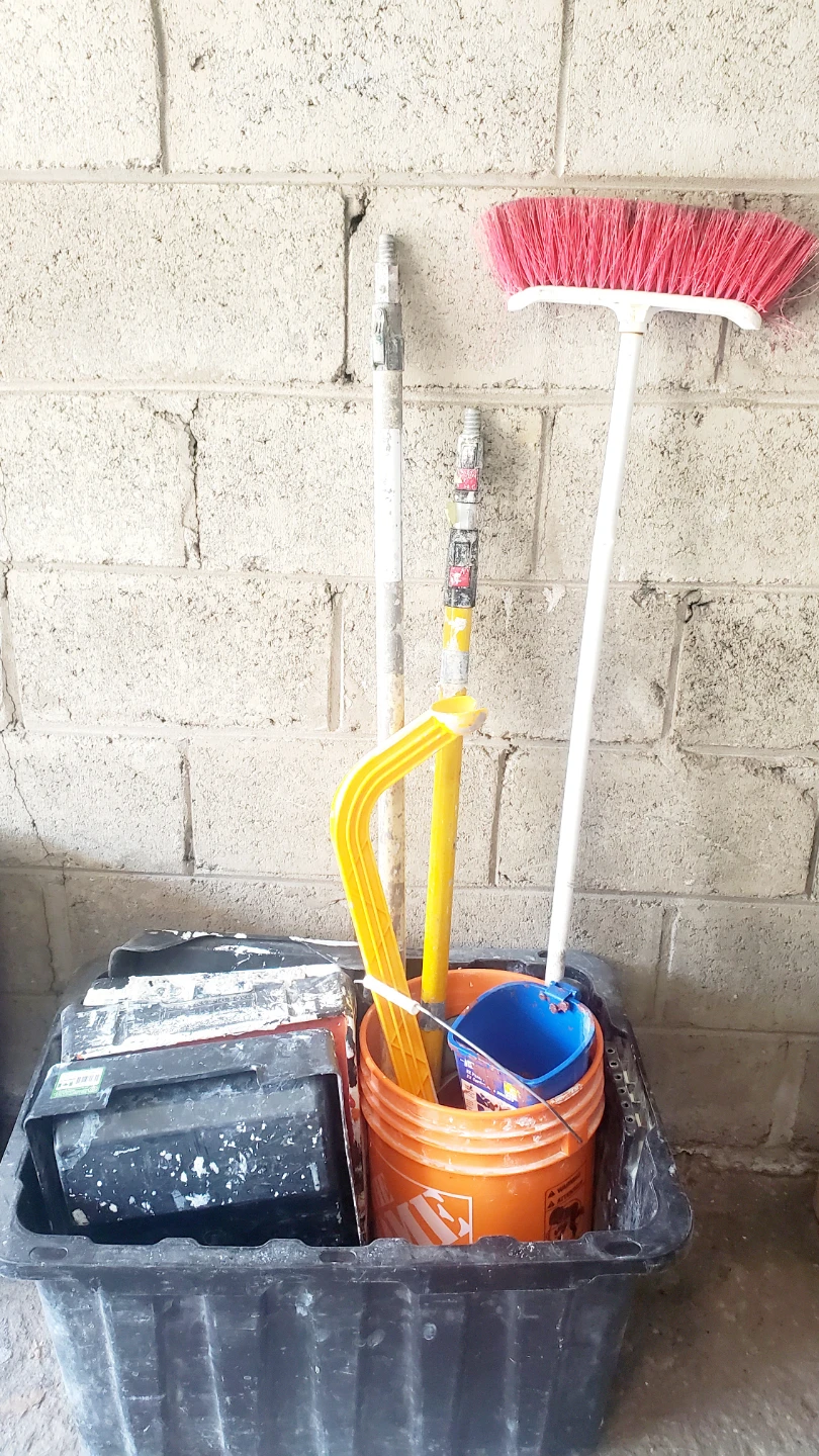 ASSORTED BIN For FREE! - Construction - photo 2
