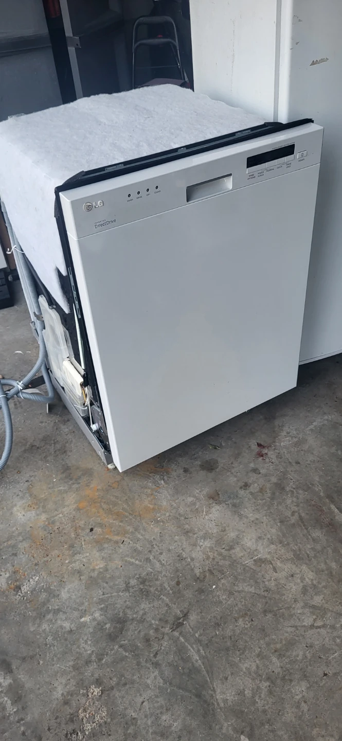LG Dishwasher - photo 4