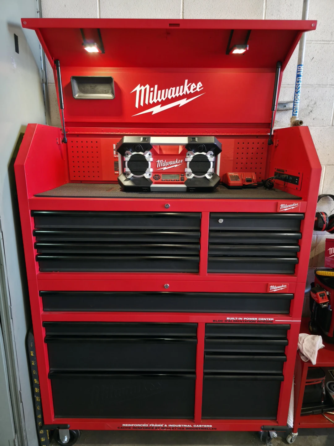Milwaukee 46" Tool Box & Hutch Package