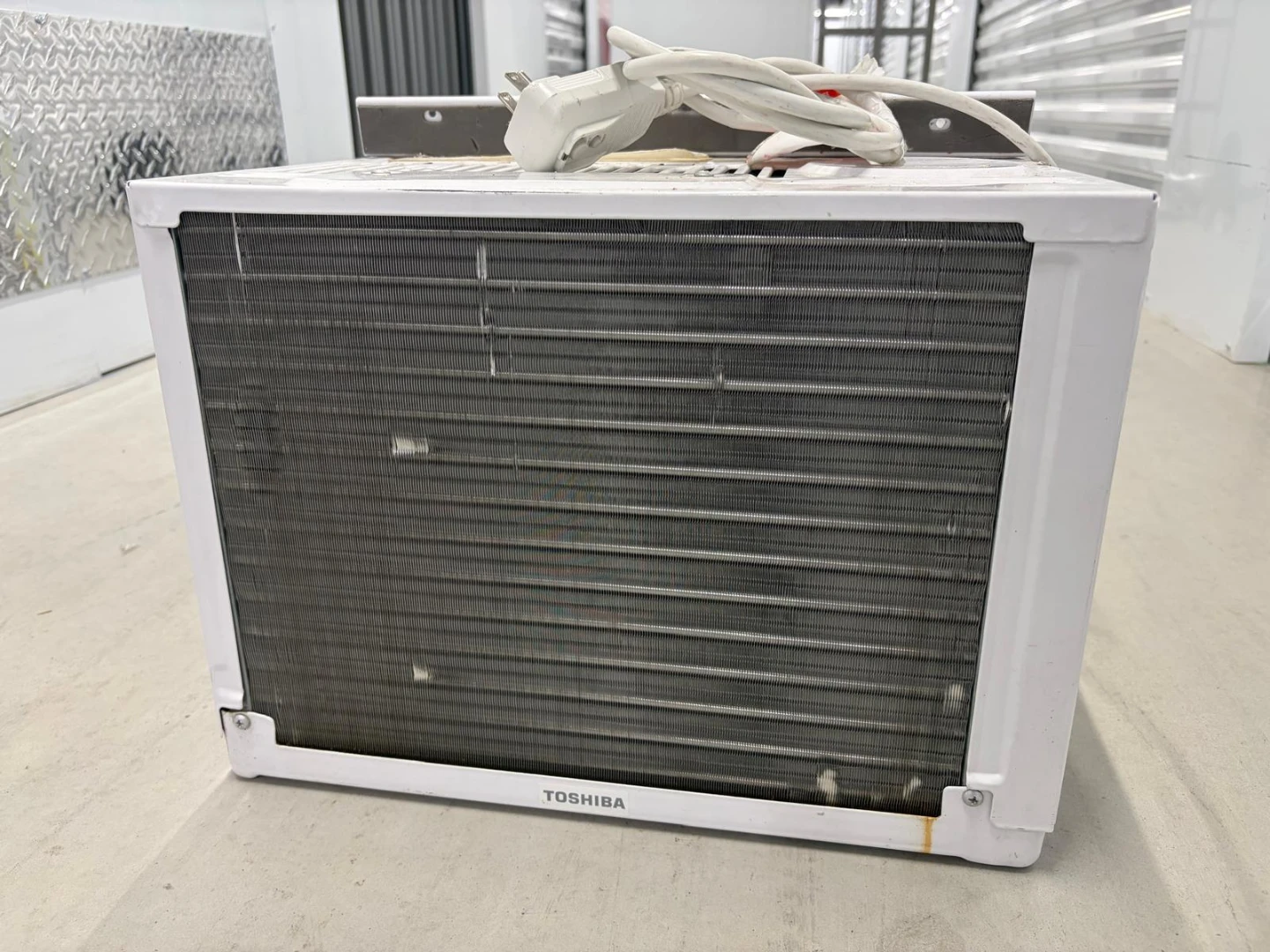Toshiba Window Air Conditioner - photo 2